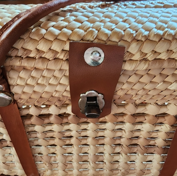 Vintage 1970's Wicker Purse - Picture 2 of 6